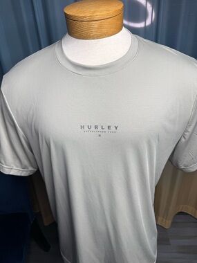 Hurley Men’s Pale Gray Short Sleeve Logo Tee